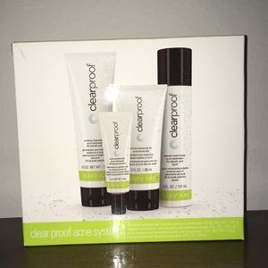 BRAND NEW Mary Kay Clear Proof set